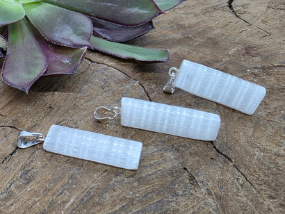 Selenite Pendant – Pure Light & Energy Cleansing (Raw)