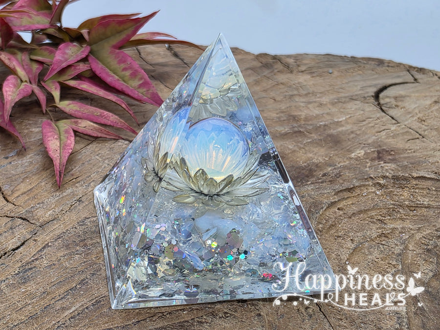 Orgonite Pyramid – Opalite