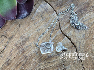 Clear Quartz Perfume Bottle Necklace – Clarity, Amplification & Intentional Energy ✨💎