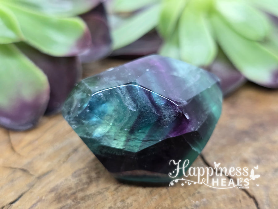Fluorite Faceted Crystal🌈🔷
