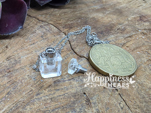 Clear Quartz Perfume Bottle Necklace – Clarity, Amplification & Intentional Energy ✨💎