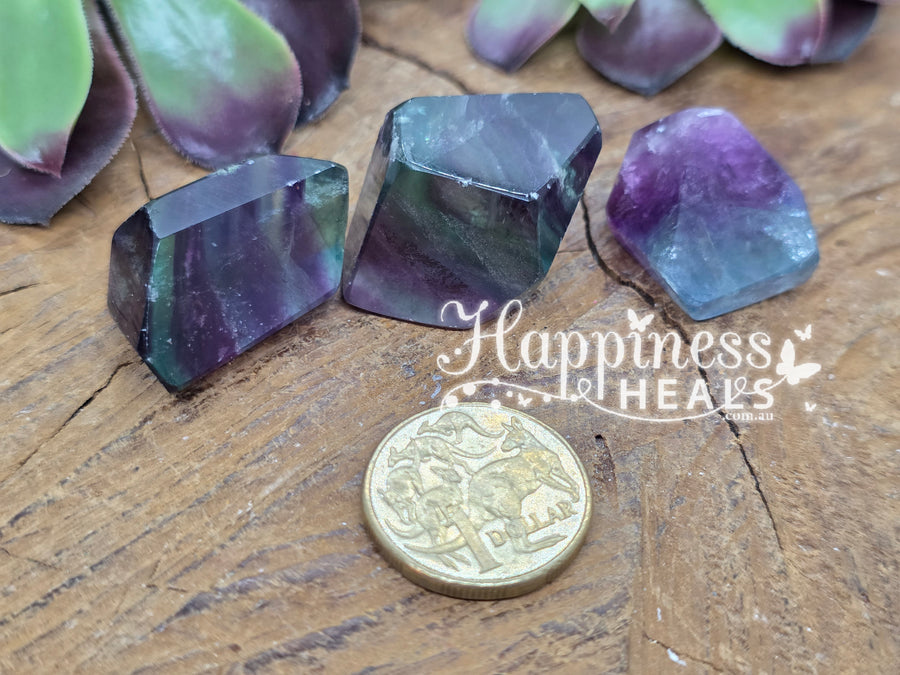 Fluorite Faceted Crystal🌈🔷