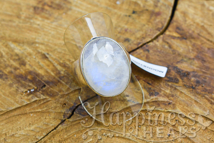 Moonstone Ring – Size 7 🌙✨